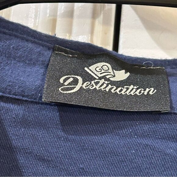 Women’s long sleeve front pocket button up colorblock top in denim - Picture 5 of 7